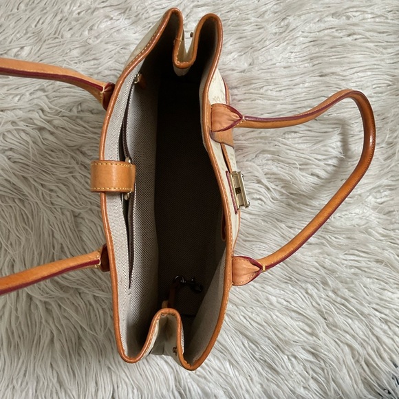 Dooney Bourke Beige Canvas Logo Embossed Tan Leather Trim Push Lock Shoulder Bag - Picture 6 of 11